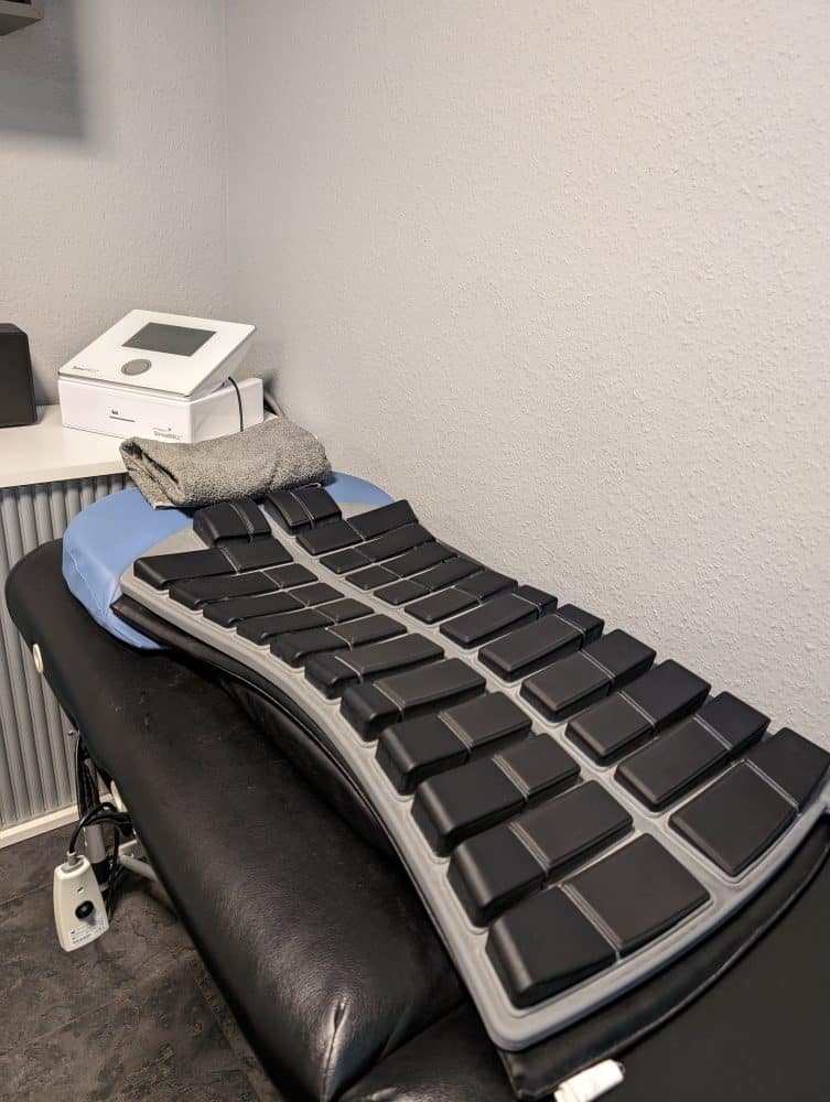 KURZSPORTMACHEN Leistungen EMS Rückenliege 01